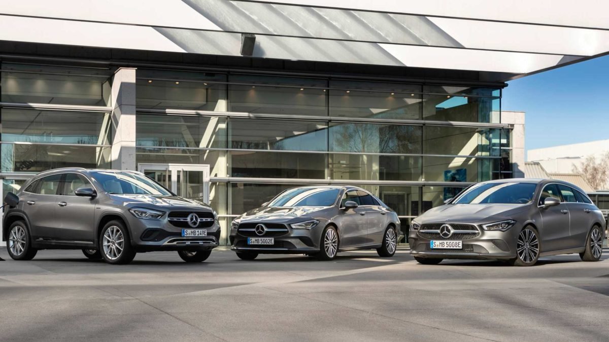 Mercedes презентовал три гибридные модели — новый GLA , CLA Coupе, а также CLA Shooting Brake