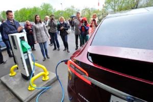 В Украине в скором времени начнут подорожать электромобили