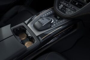 Спецверсия : Aston Martin DBX Bowmore Edition