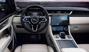 Компания Jaguar показала обновлённый кроссовер F-Pace SVR 2020